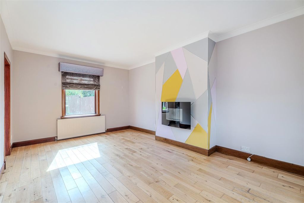 Property photo 3 of 23 190O'wood-12.Jpg