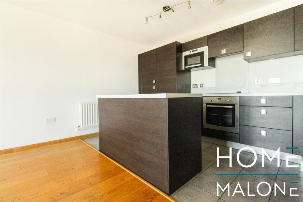 Property photo 3 of 24