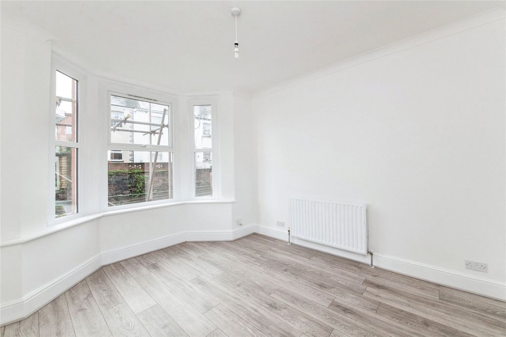 Property photo 3 of 16 Picture No. 08