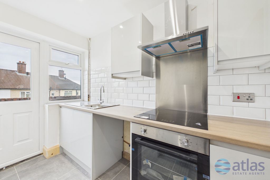 Property photo 3 of 13 Kitchen