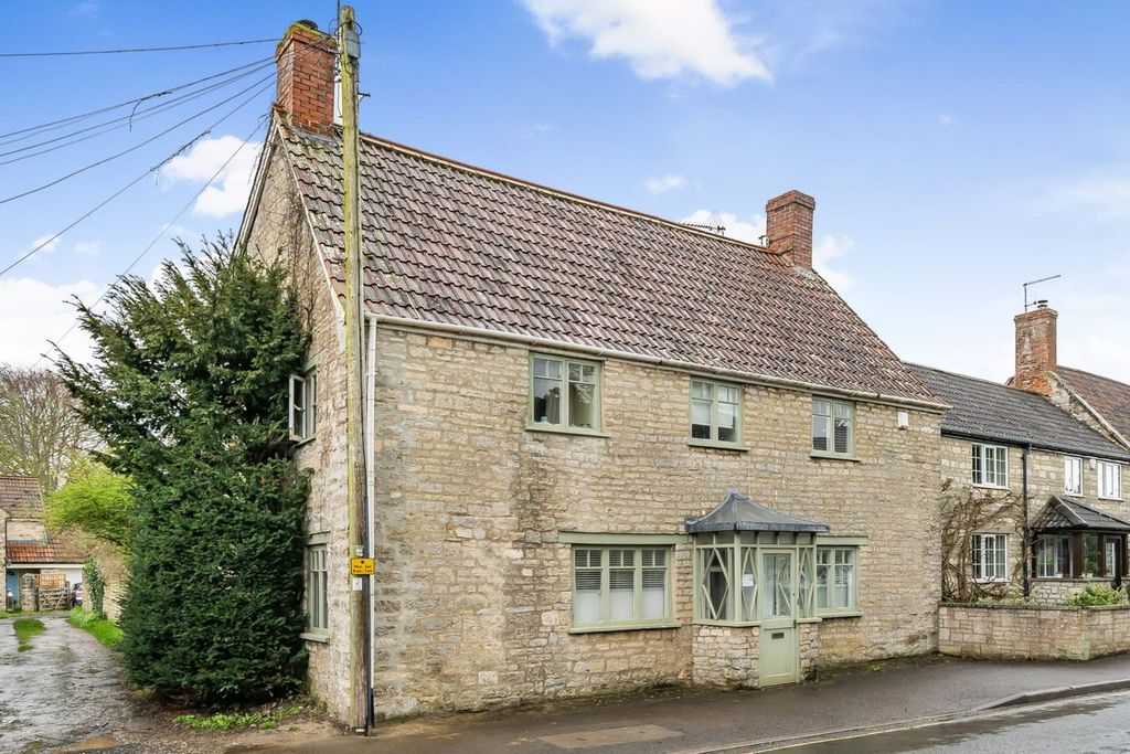 Property photo 1 of 12