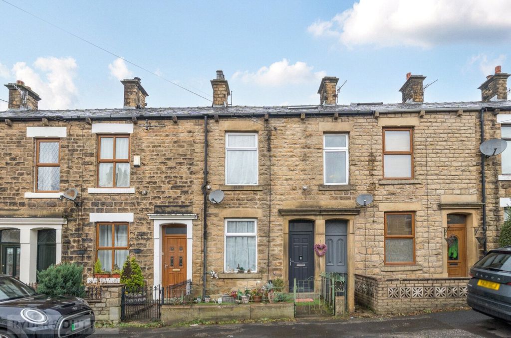 Property photo 1 of 22 Front