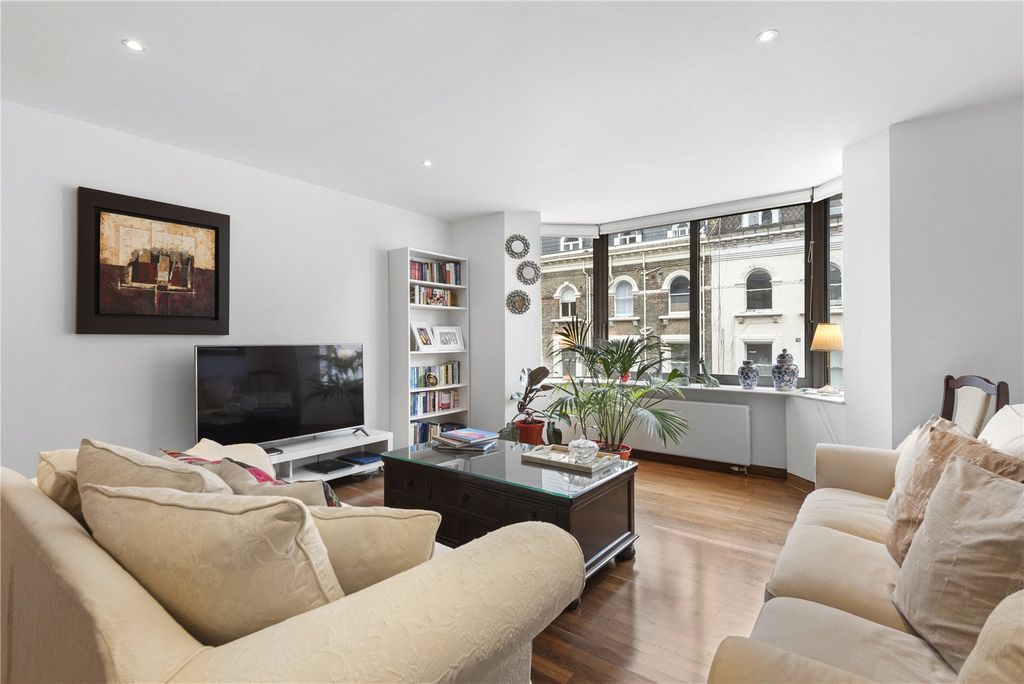 Property photo 1 of 14 Reception