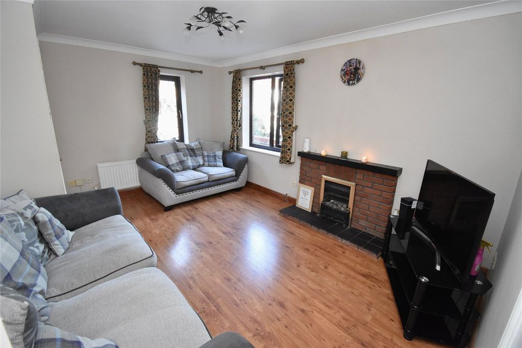 Property photo 2 of 17 Picture No. 09
