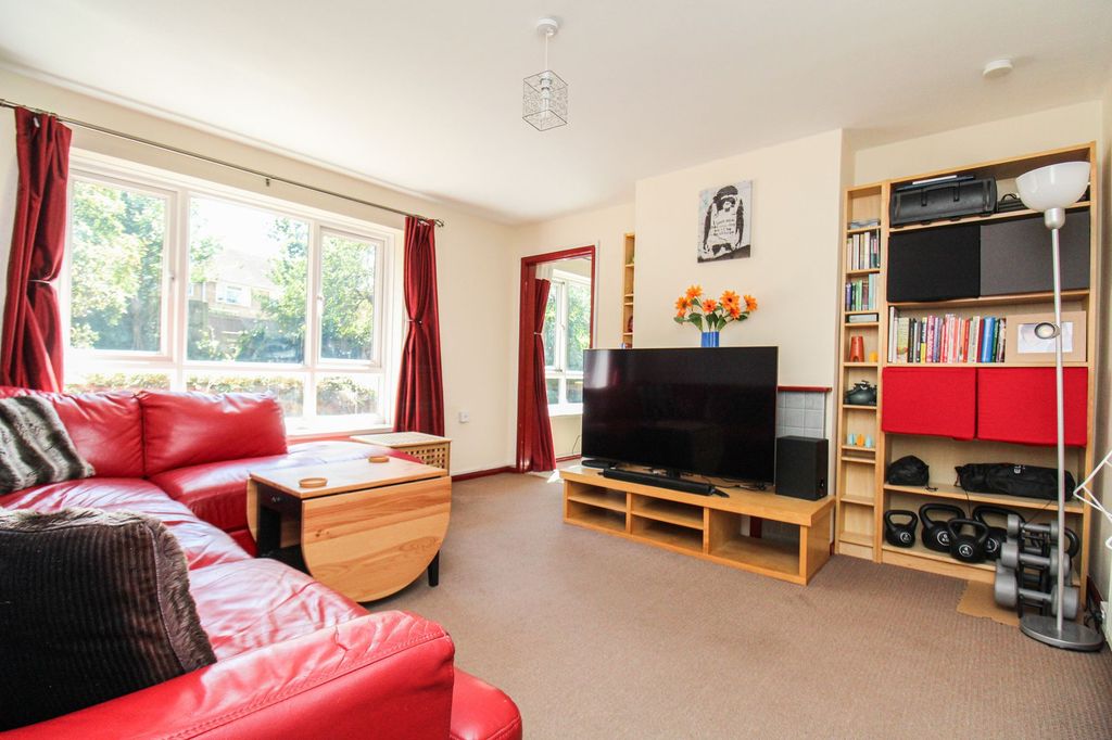 Property photo 2 of 16