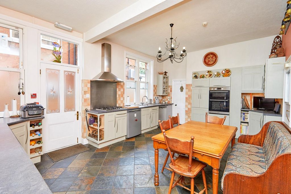 Property photo 2 of 27 Dining Kitchen