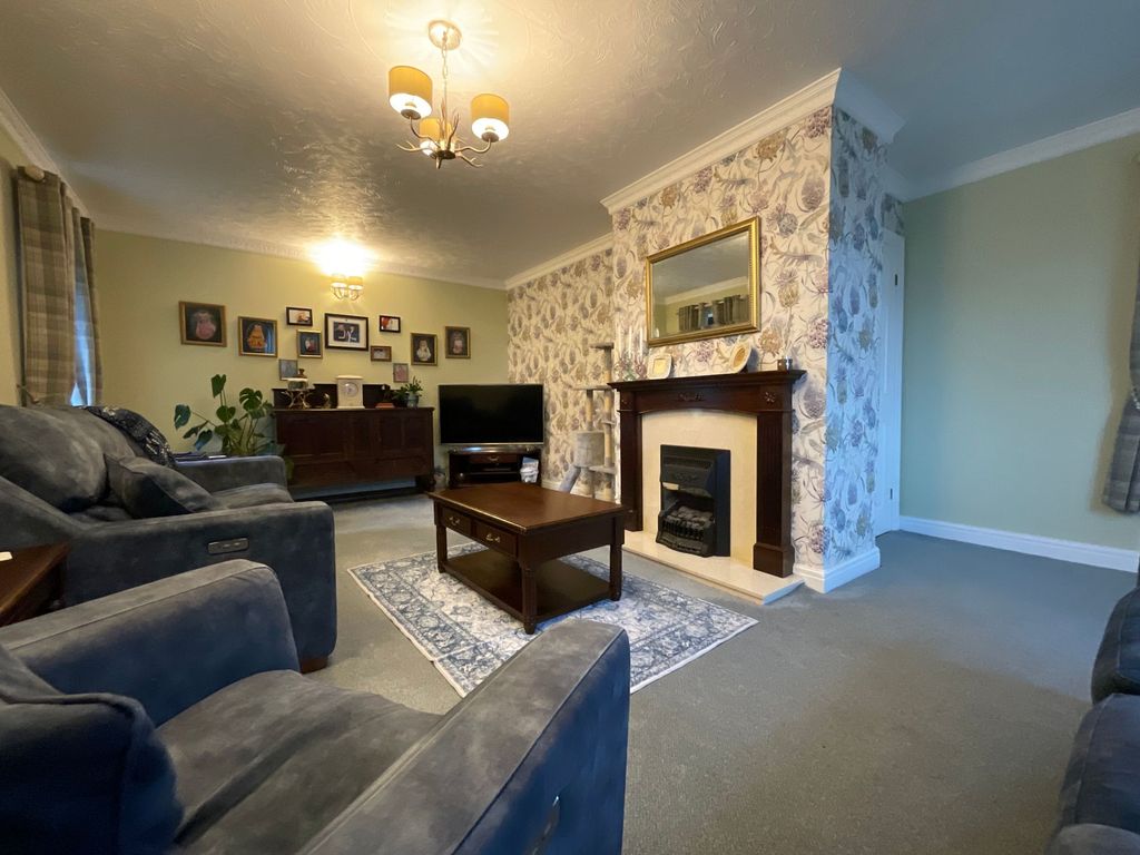 Property photo 3 of 31