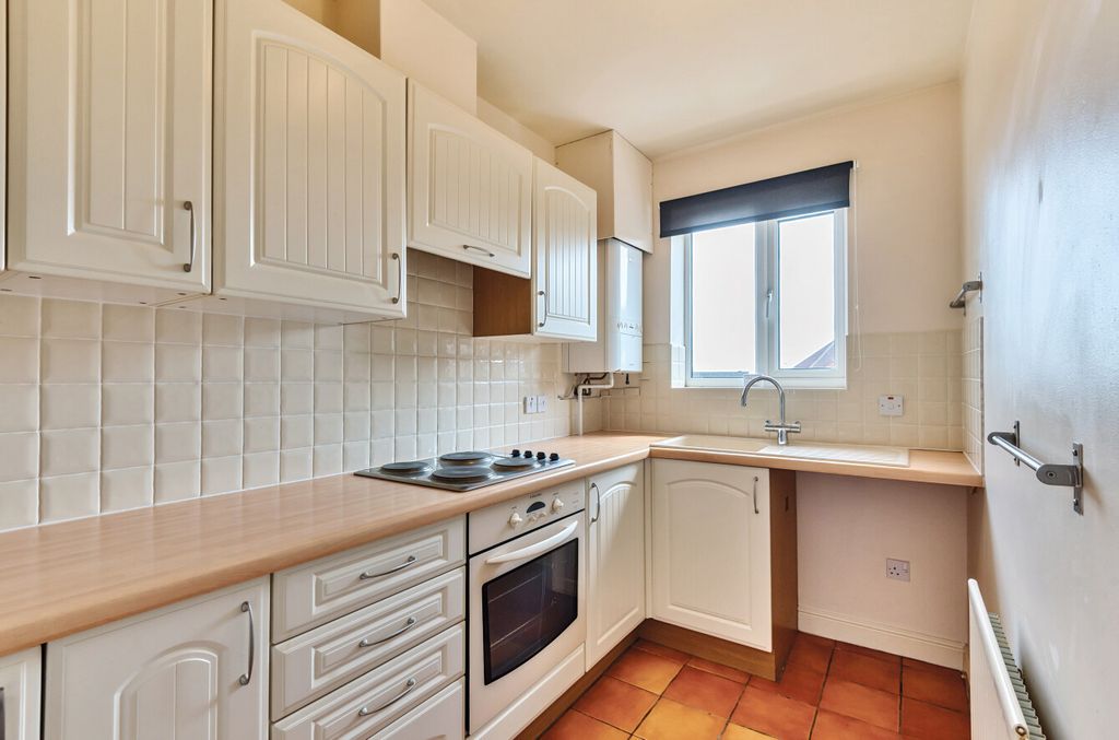 Property photo 3 of 9 1320616-10-686696...