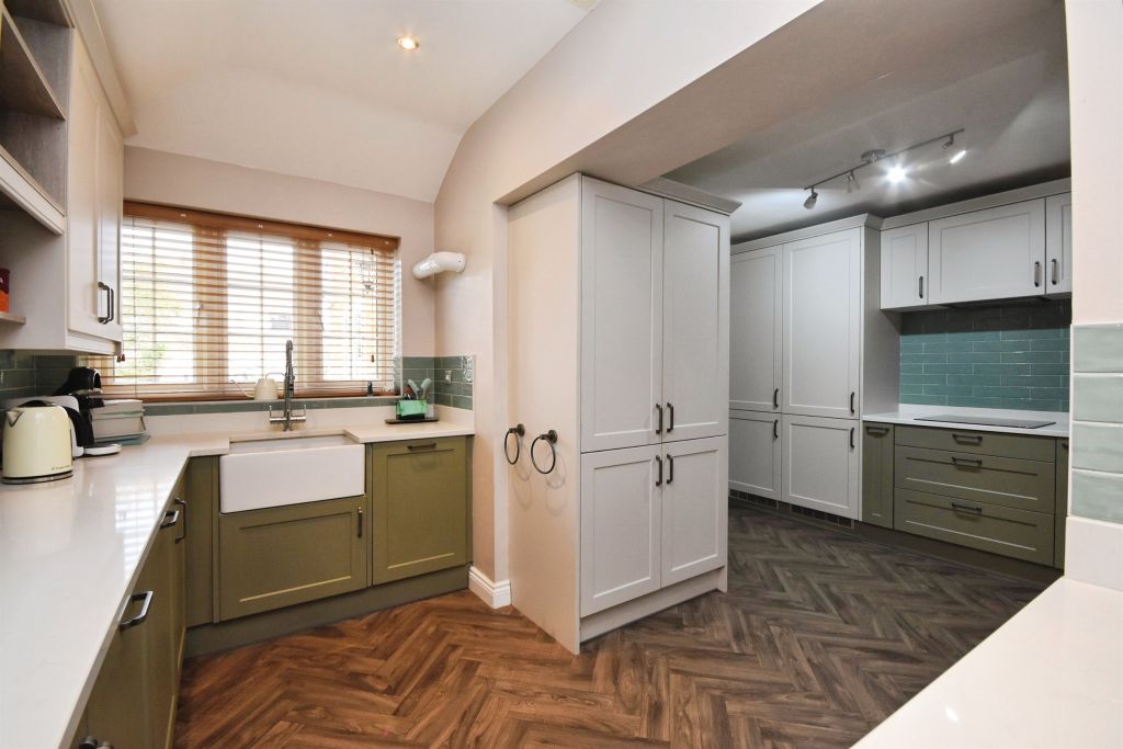 Property photo 3 of 18