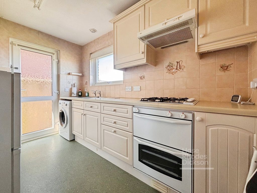 Property photo 3 of 13 Kitchen