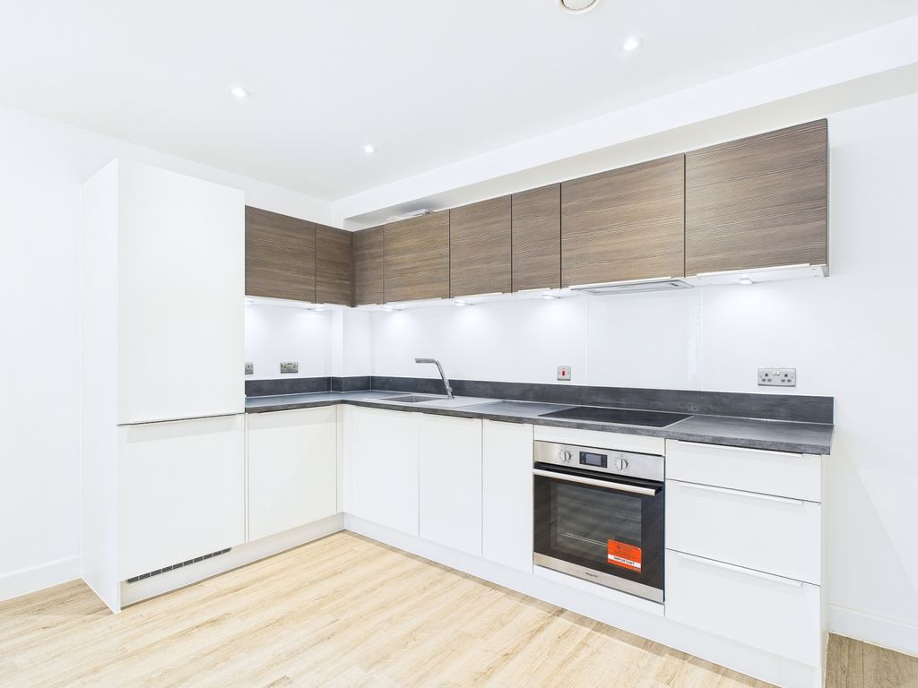 Property photo 1 of 7 Cam01909G0-Pr0401-Still003