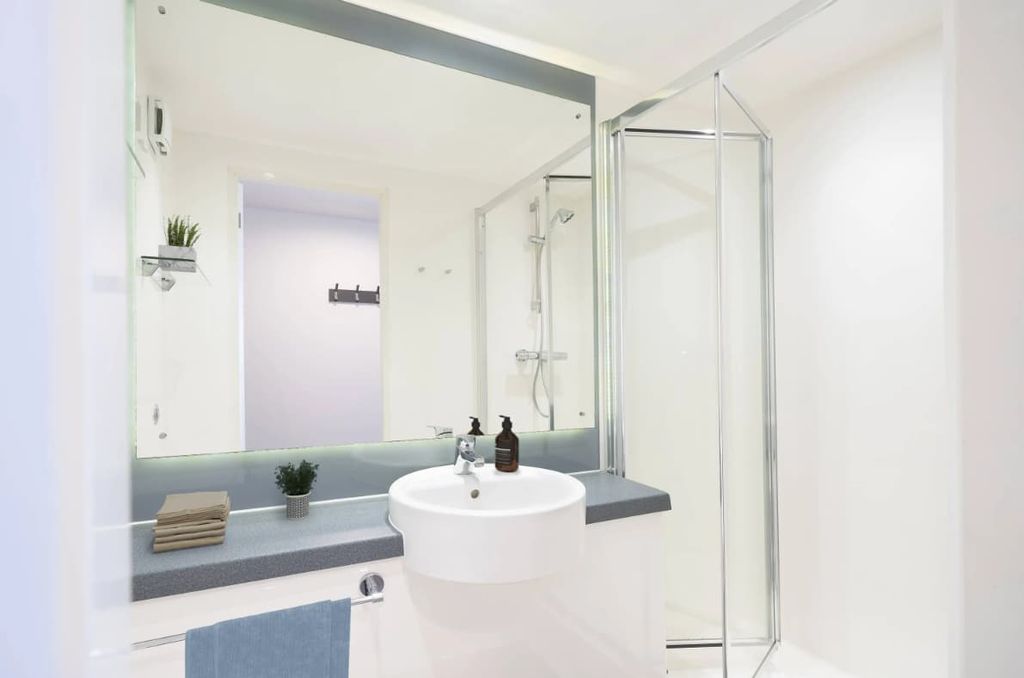 Property photo 3 of 6 O_1J1Feo8Uvro2168Ibeo2G1E8G9v.Jpg