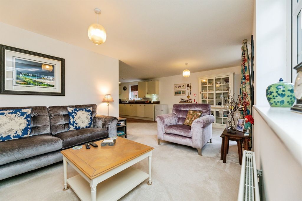 Property photo 3 of 13
