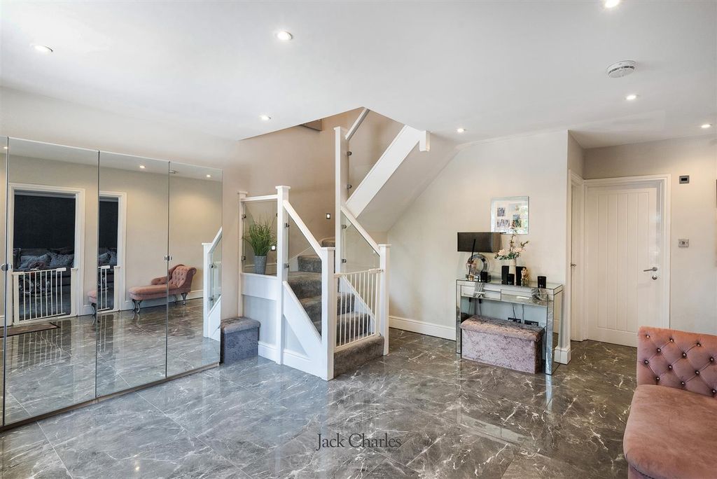 Property photo 2 of 20 359 Shipbourne Rd, Tn10 3Ey 003.Jpg