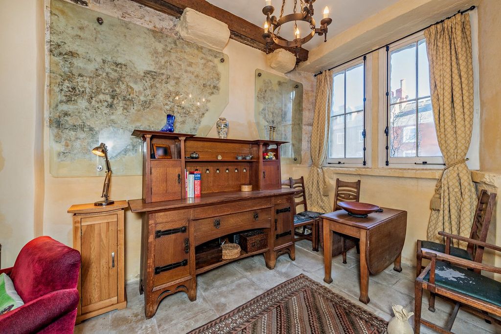 Property photo 2 of 52