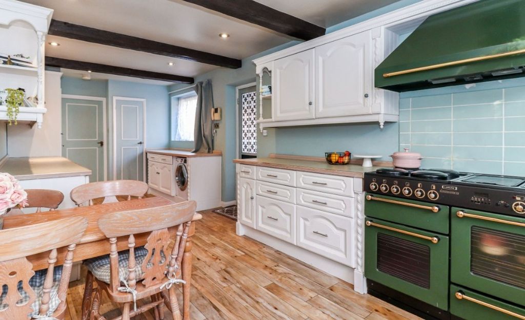 Property photo 3 of 23