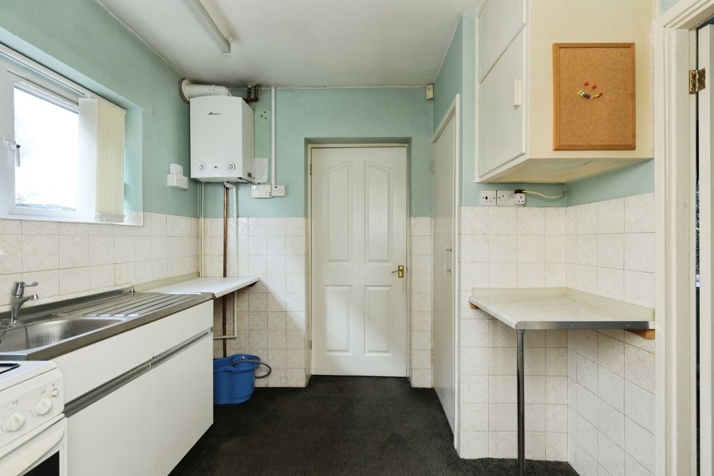 Property photo 3 of 14