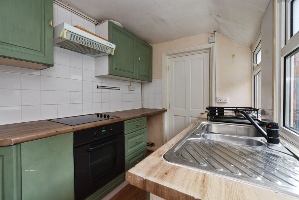 Property photo 3 of 12