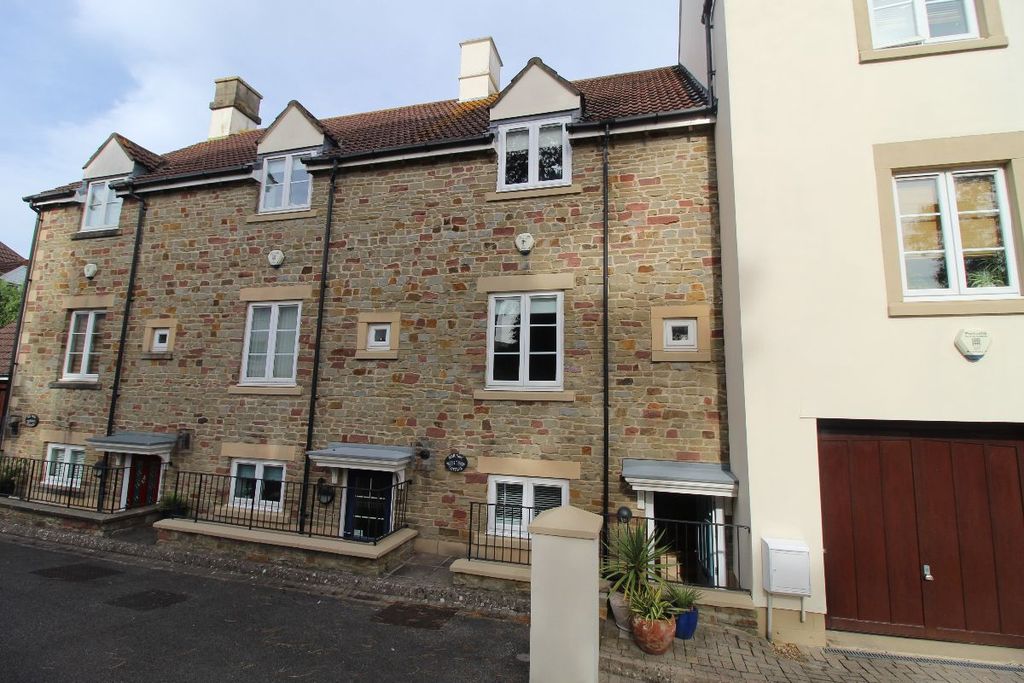 Property photo 1 of 23