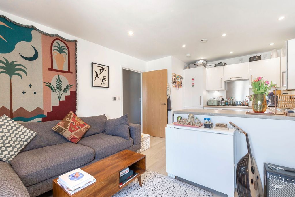 Property photo 2 of 8