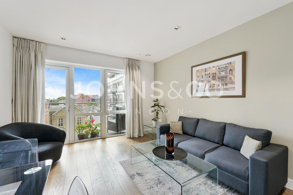 Property photo 1 of 11