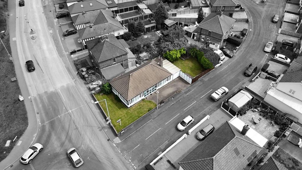 Property photo 3 of 37
