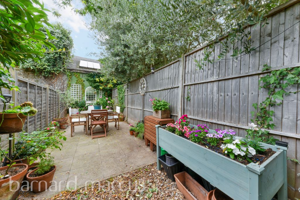 Property photo 2 of 9 Image