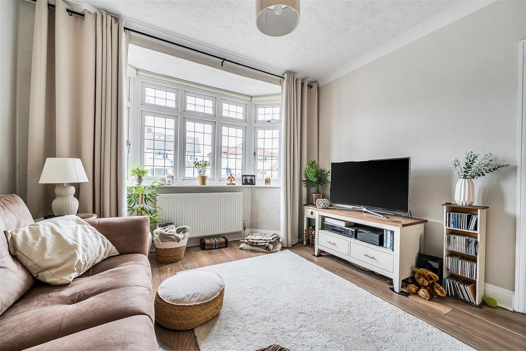 Property photo 2 of 27 1437479-10-69Ceacb32B4B4.Jpg