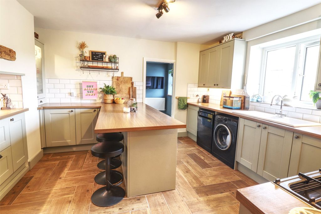 Property photo 1 of 23 Picture No. 27