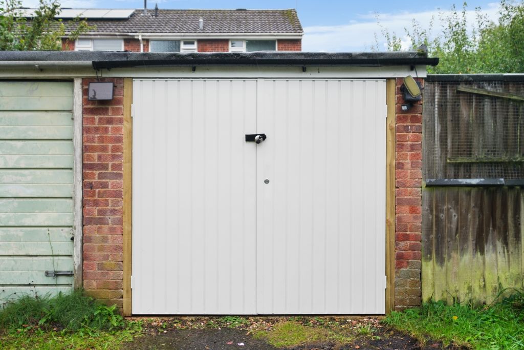 Property photo 3 of 11