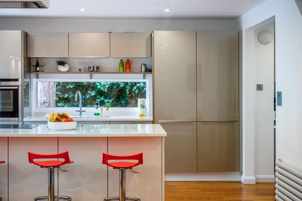 Property photo 3 of 35 Oakley- (1).Jpg
