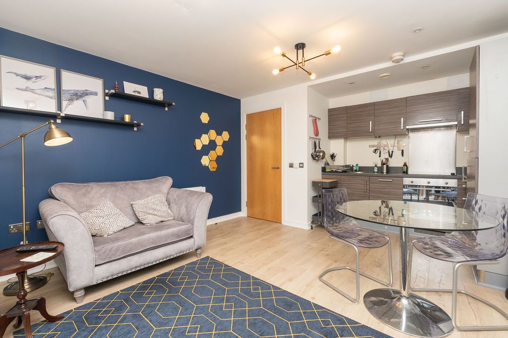 Property photo 2 of 26