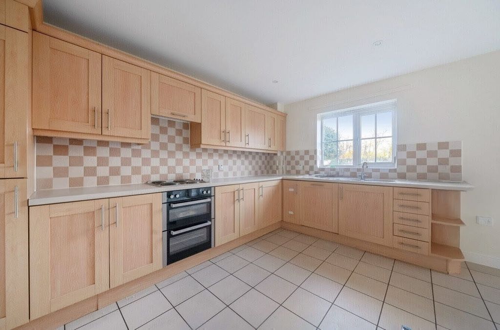 Property photo 2 of 22 Kitchen Eastfield 2.Jpeg