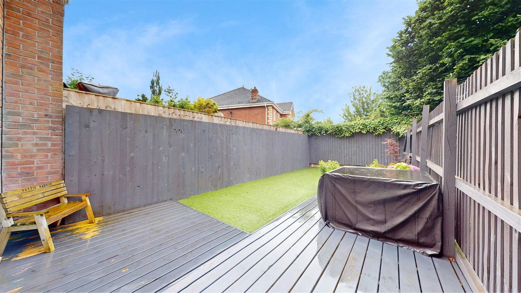 Property photo 2 of 21 Darent Road Rear Garden