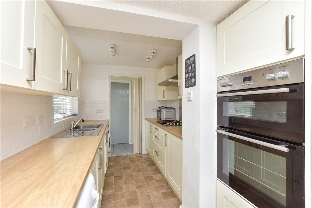 Property photo 3 of 14 Kitchen/ Breakfast Room