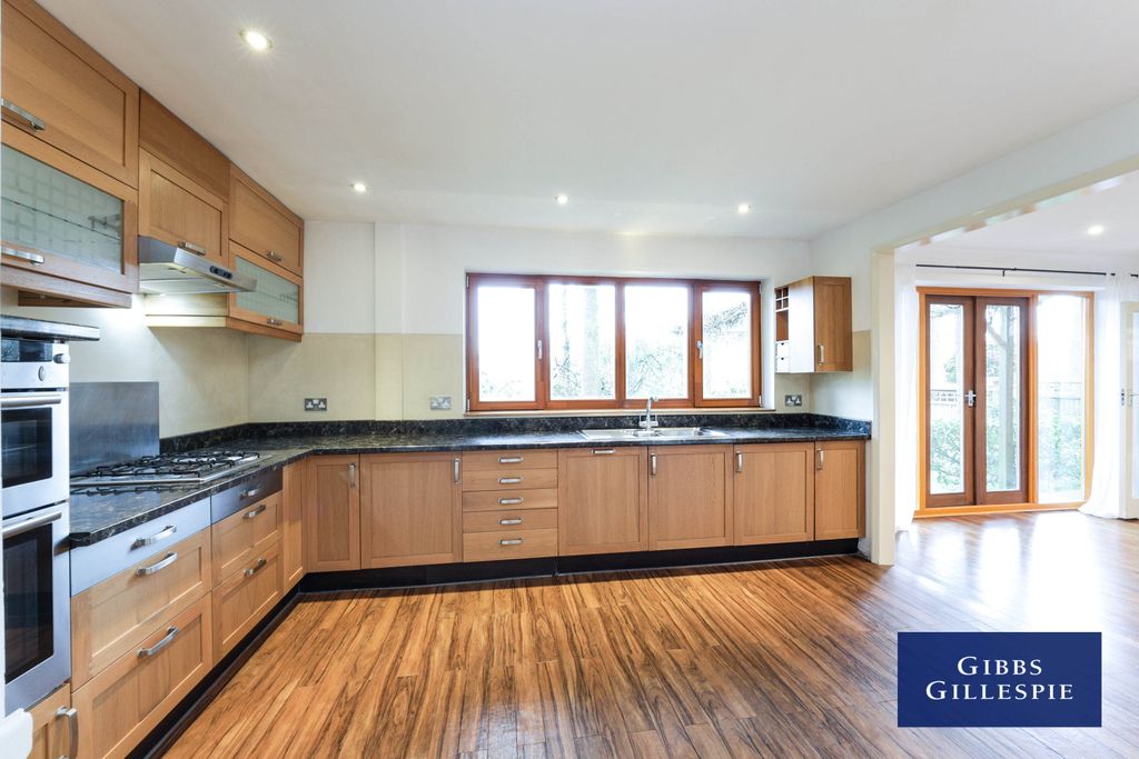 Property photo 2 of 18 2