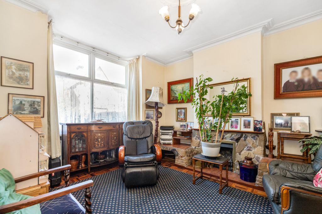 Property photo 2 of 17 Img_4388