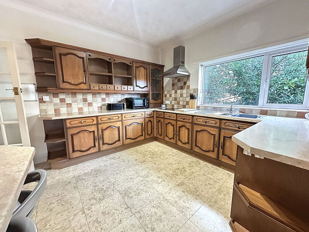 Property photo 3 of 25