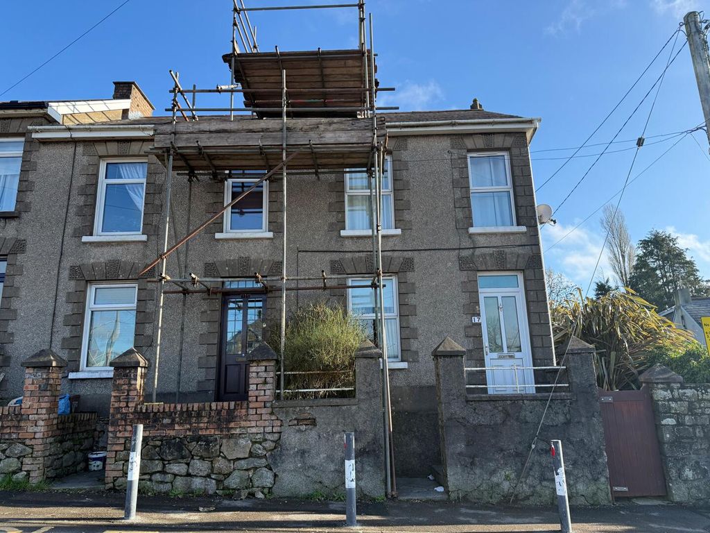 Property photo 1 of 12 Front (Exterior)