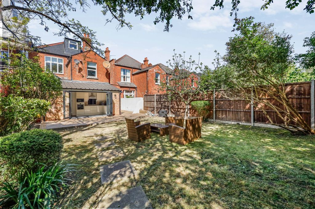 Property photo 2 of 10