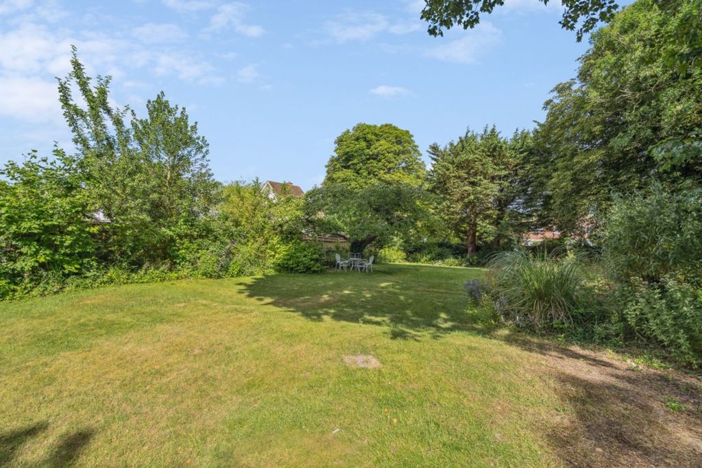 Property photo 3 of 20