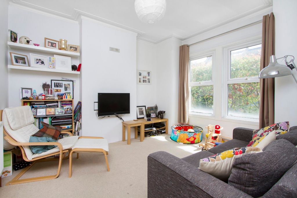 Property photo 2 of 11