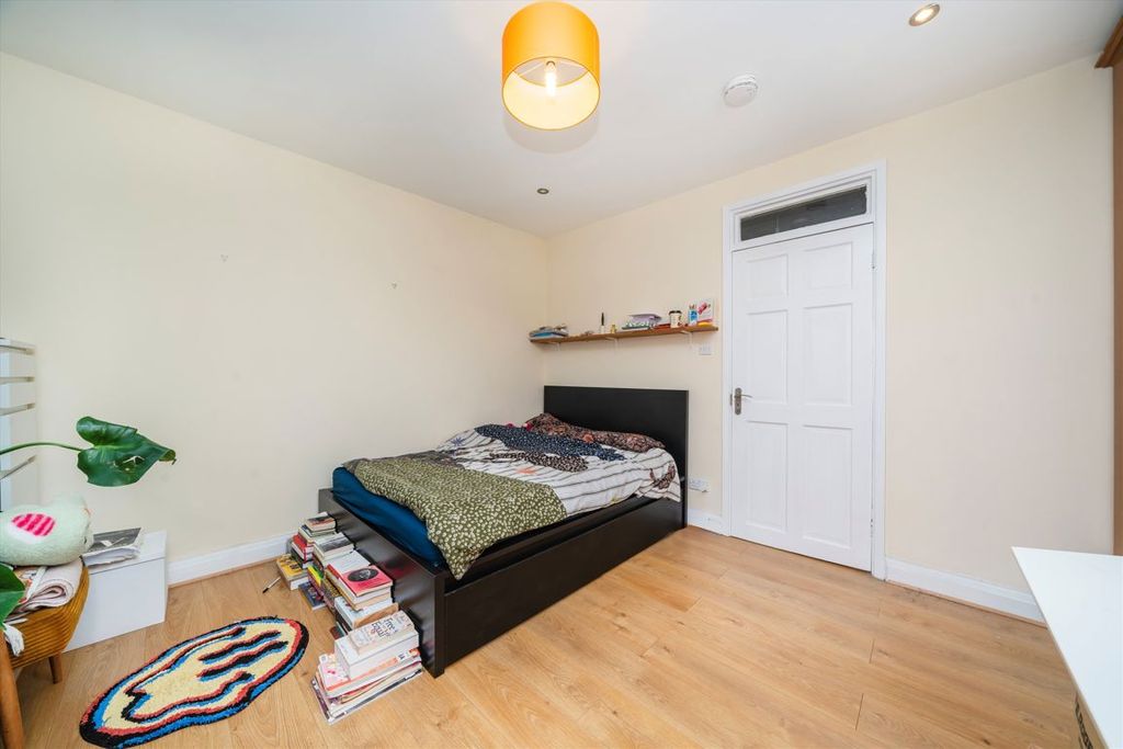 Property photo 3 of 5