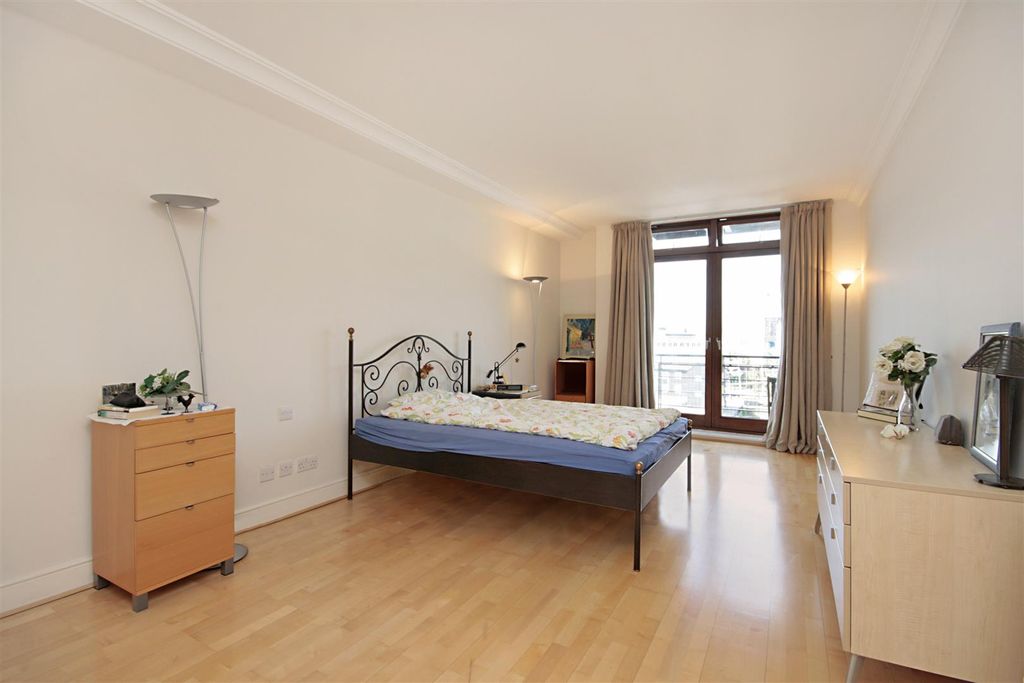 Property photo 3 of 18 52 Sandpiper  Hiresbedroom.Jpg