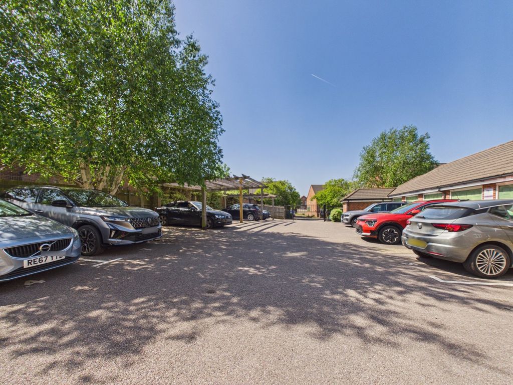 Property photo 3 of 18 Gated Car Park