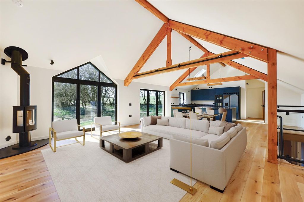 Property photo 2 of 38