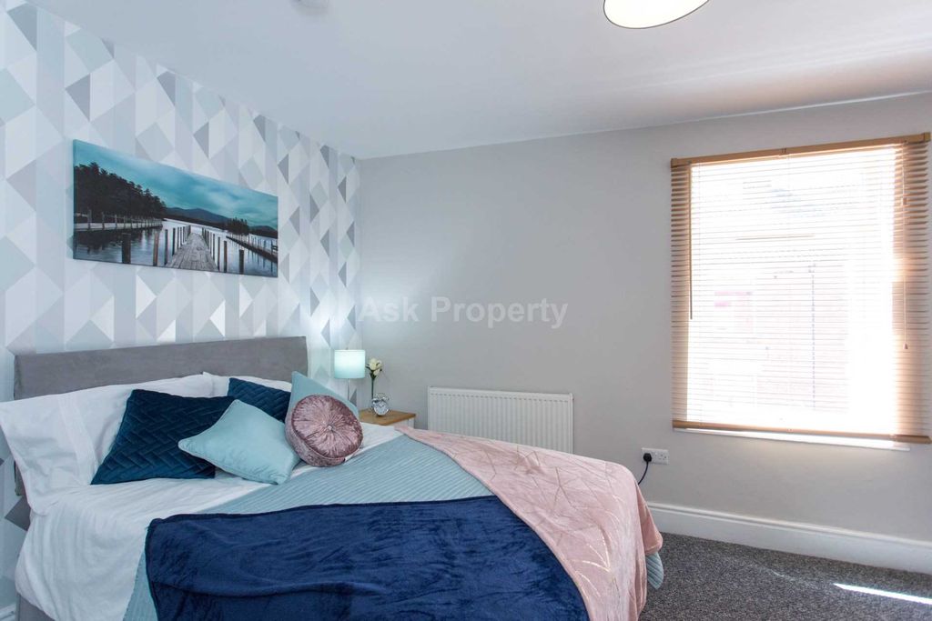 Property photo 1 of 4