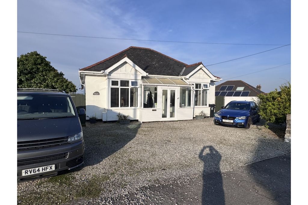 Property photo 2 of 21