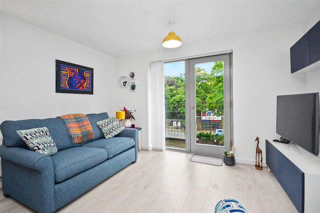 Property photo 2 of 15 Picture No. 37