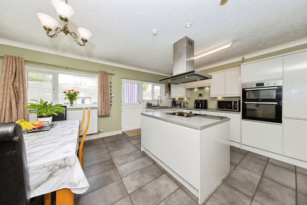 Property photo 2 of 22 Pbox-Img.Jpg